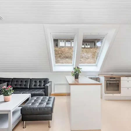 Lejlighed Flott Bofellesskap Med 7 Rom, Inkludert Internett Og Strøm! Grillområde Med Jacuzzi!