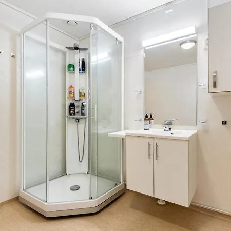 Flott Bofellesskap Med 7 Rom, Inkludert Internett Og Strøm! Grillområde Med Jacuzzi! Lejlighed *
