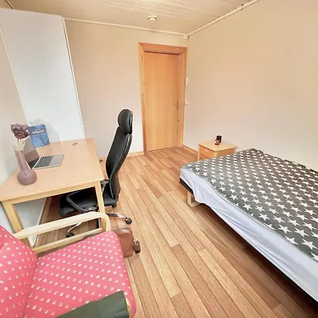 Lejlighed Flott Bofellesskap Med 7 Rom, Inkludert Internett Og Strøm! Grillområde Med Jacuzzi! Elverum
