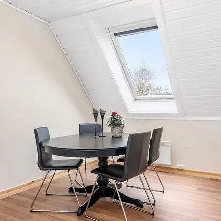 Flott Bofellesskap Med 7 Rom, Inkludert Internett Og Strøm! Grillområde Med Jacuzzi! Elverum